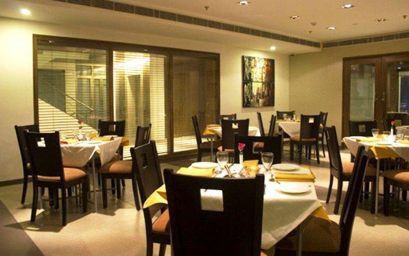 Shervani Nehru Place Ню Делхи Ресторант снимка