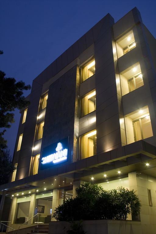 Shervani Nehru Place Ню Делхи Екстериор снимка